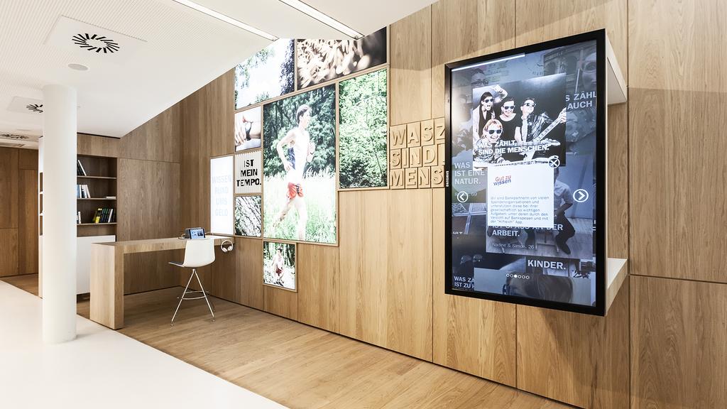 Rovere Europeo nel centro di consulenza Erste Bank